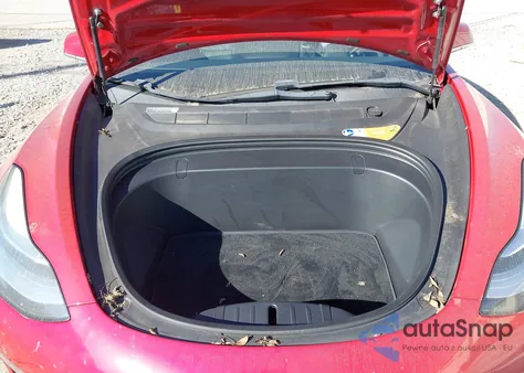 2018 Tesla Model 3 Long Range/Mid Range z USA, uszkodzony, nr VIN 5YJ3E1EA5JF011035